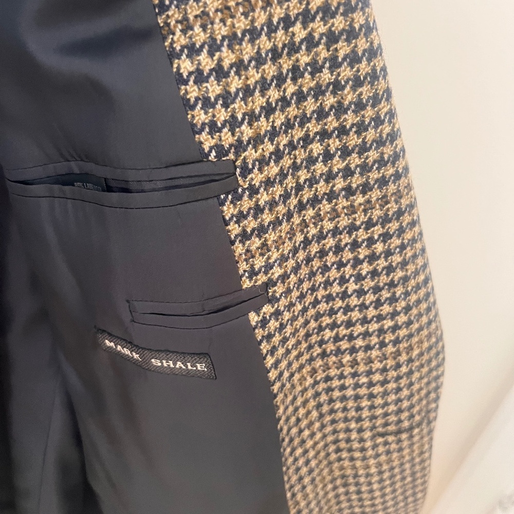 Men’s tan and navy tweed blazer